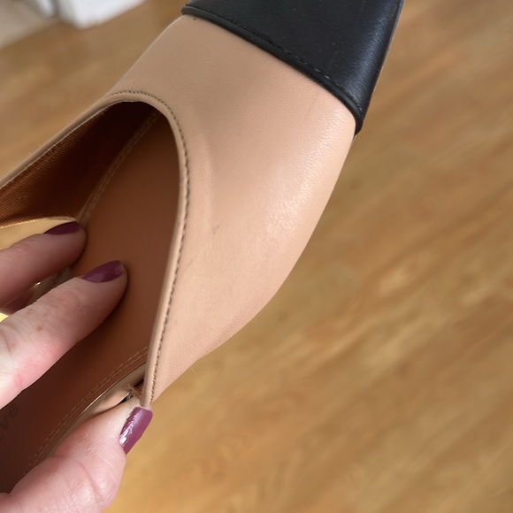 Vici Beige and Black Flats - Picture 9 of 9